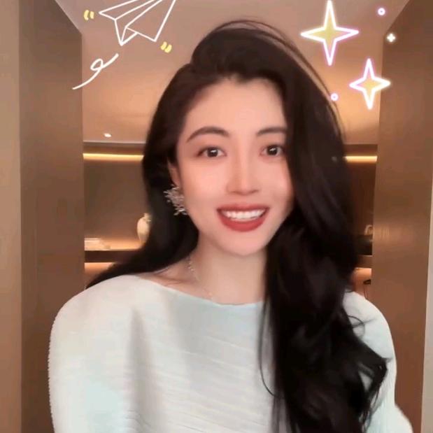 妮蔻(穿搭分享)