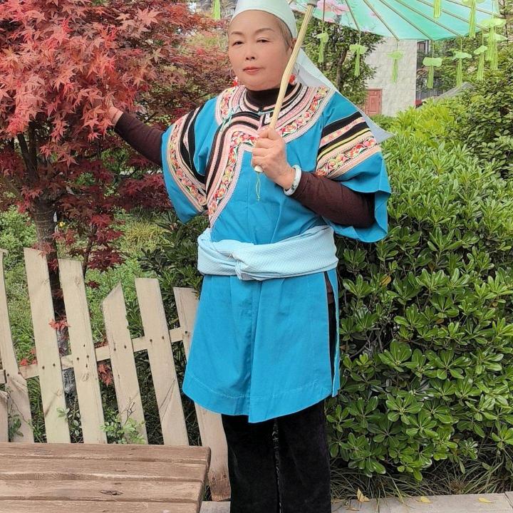 青丝几渐