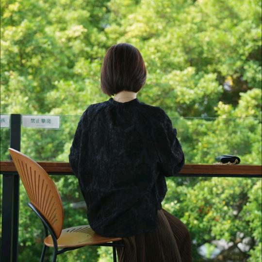 “安静且自由”