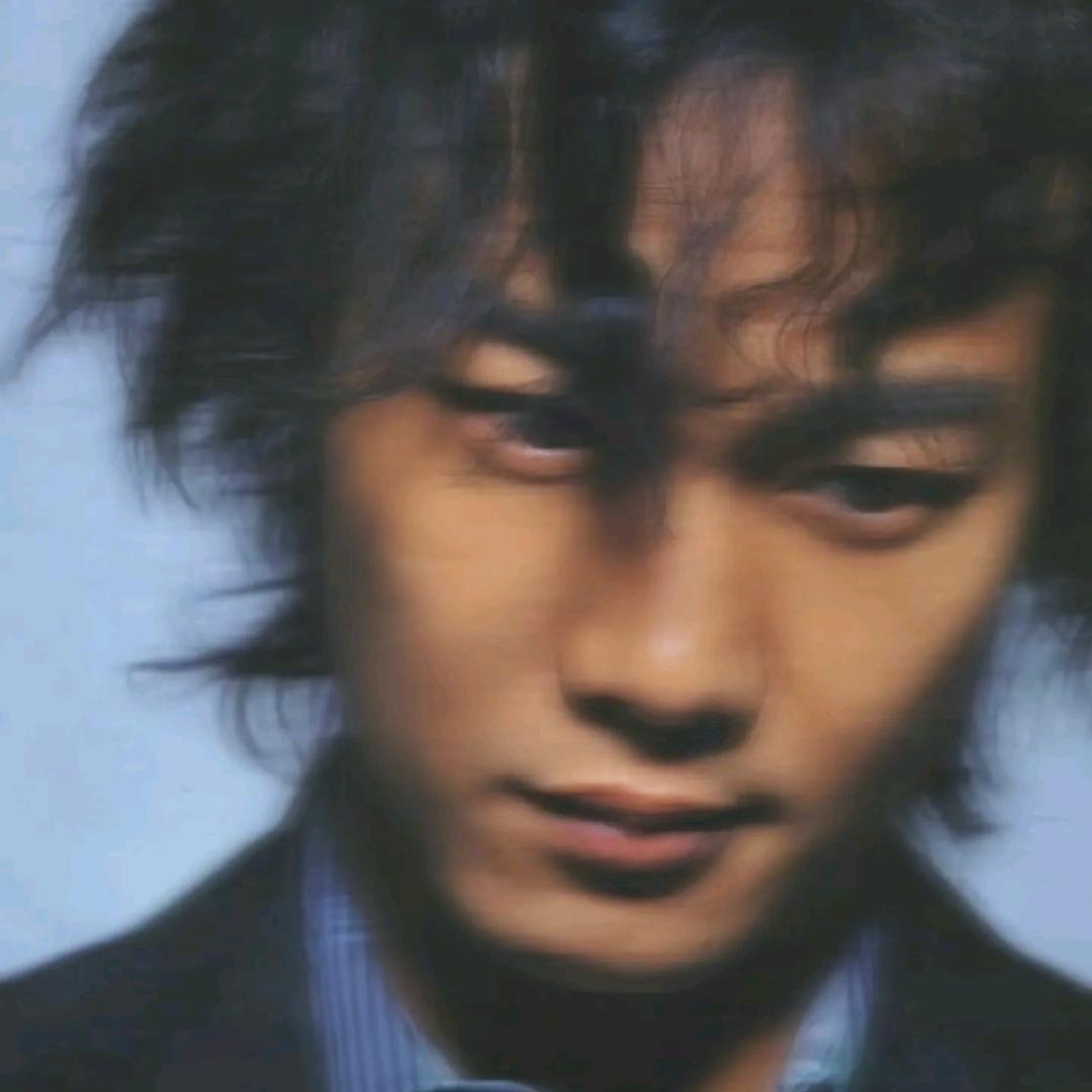 将手腕忍痛划损