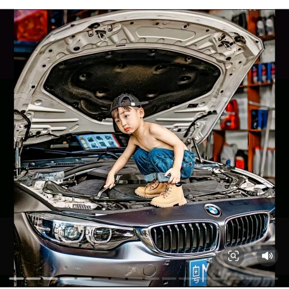 冒蓝光的哒哒哒