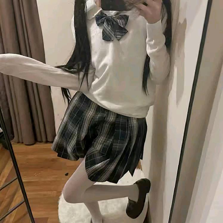 悲 天  悯人