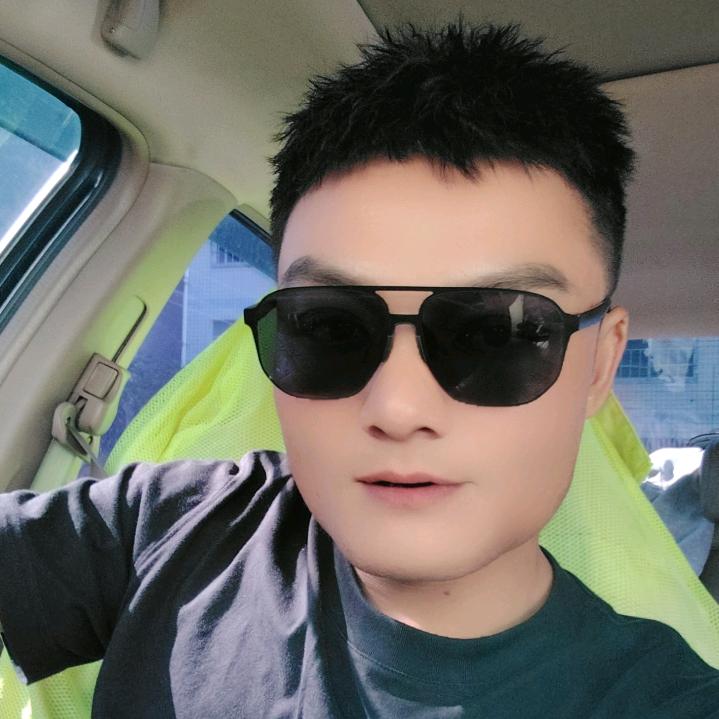 🐷兜兜有糖🐷