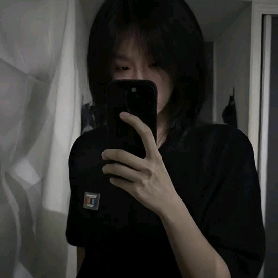 余安.头像