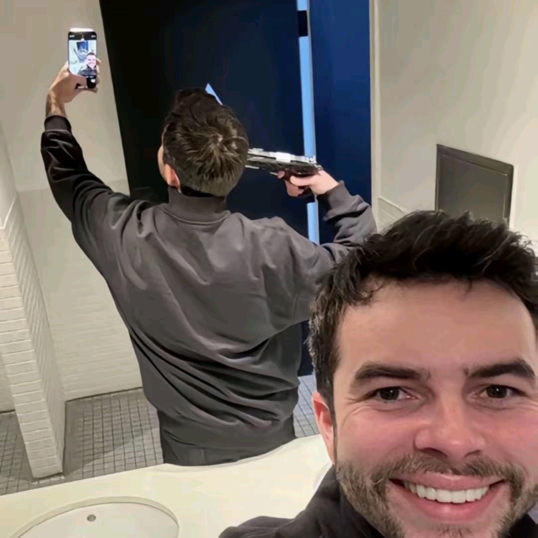 贾宝玉爆砸四大金刚