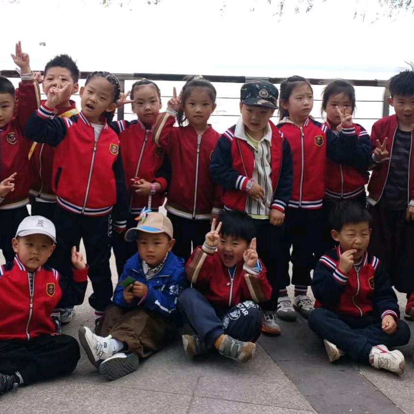 幼儿园的大盆友