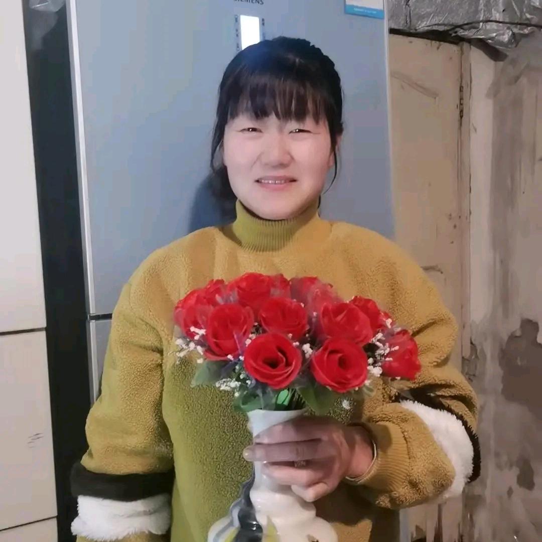 顾年华