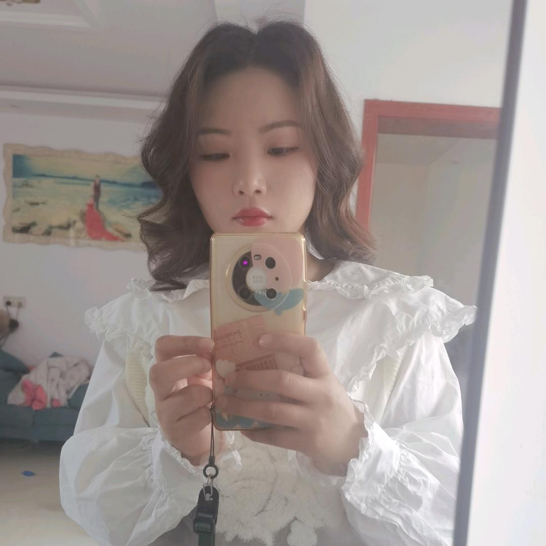 云赟(吴江流虹路美睫美甲)