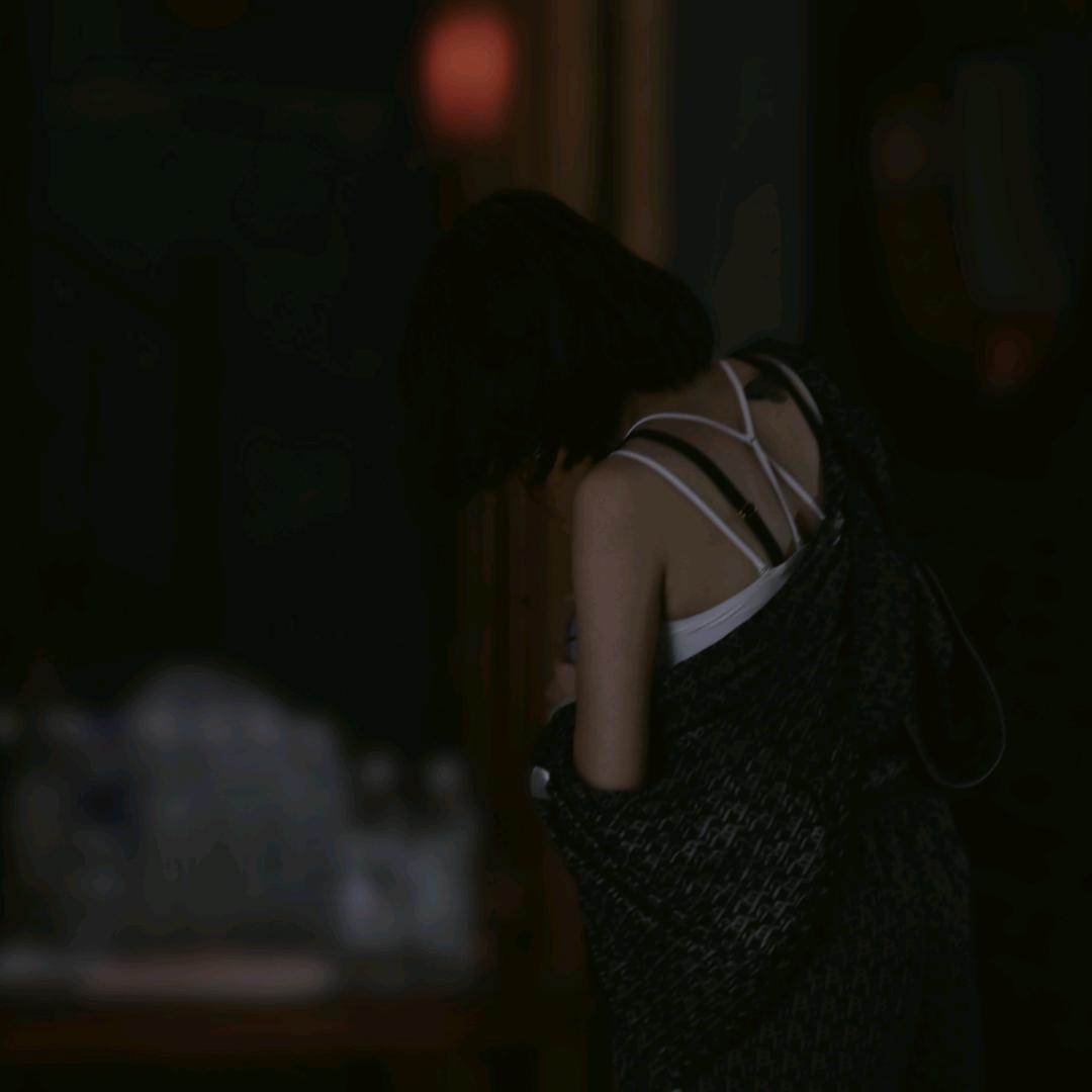 佳佳是个爱唱歌的HR