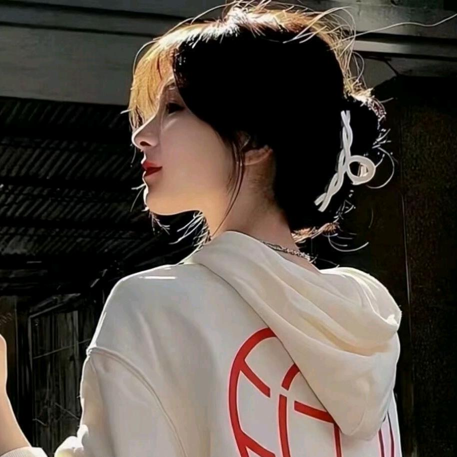 阳台的小熊.