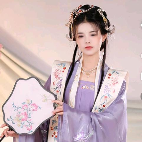 广西桂平，喜欢学唱歌