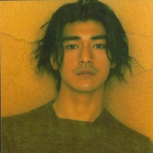 我听见风来自地铁和人海