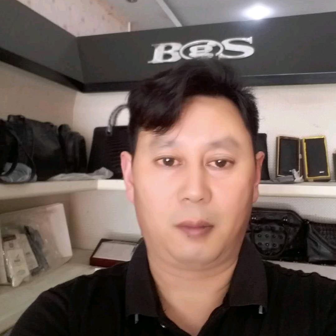 大学生鞋匠手艺人