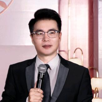 主持人杨超
