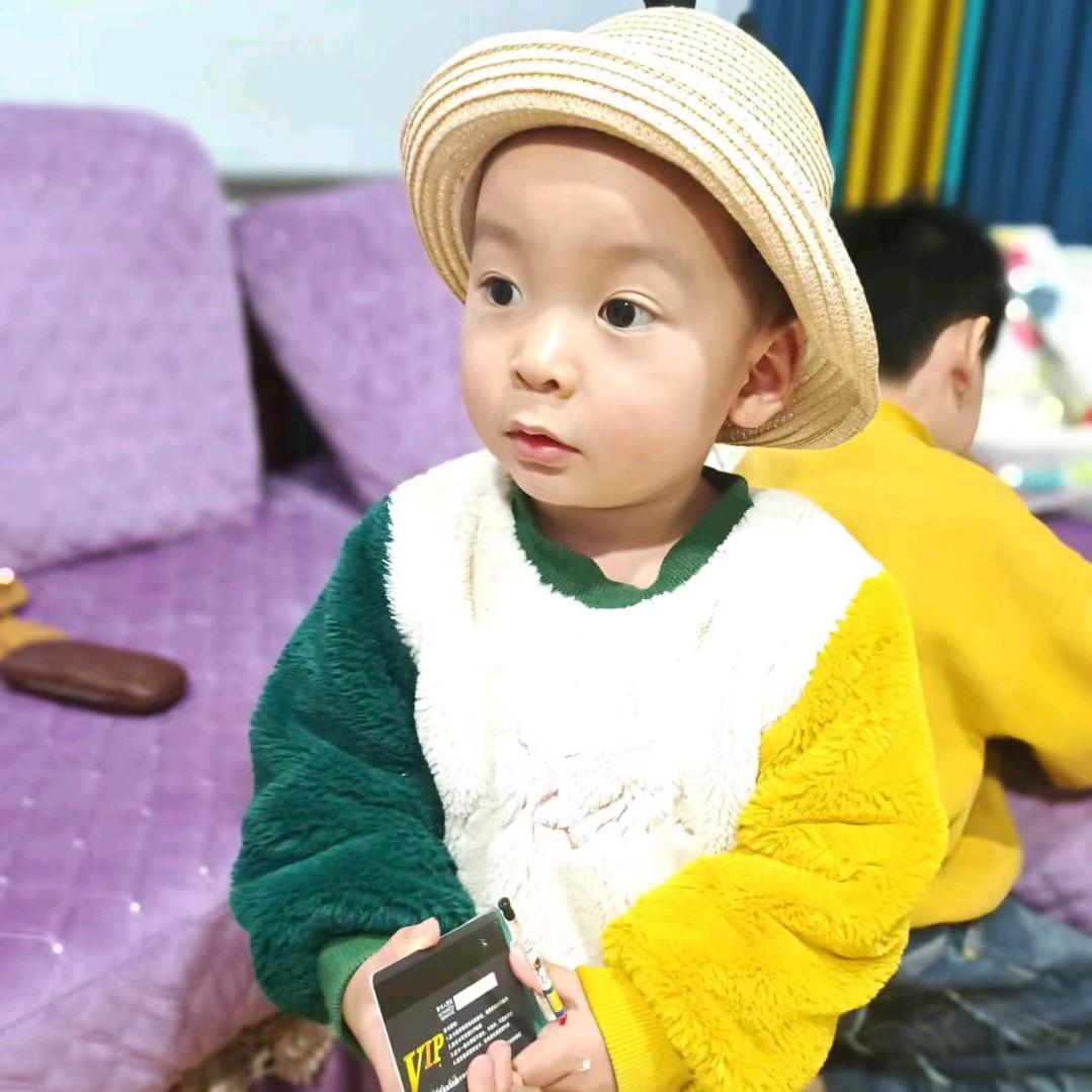 伊川县盘盘布艺店