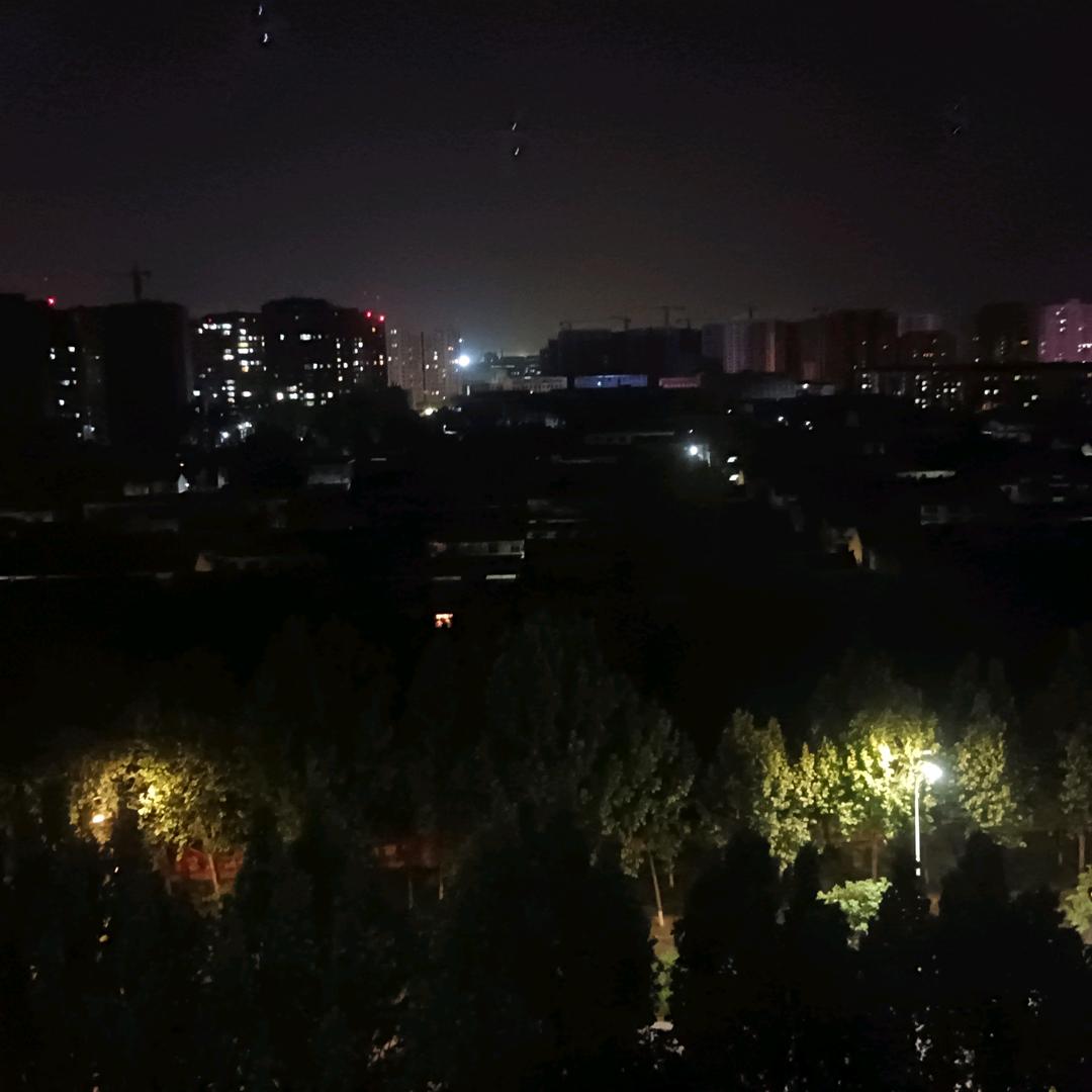 微∞┌(・。・)┘♪笑‘