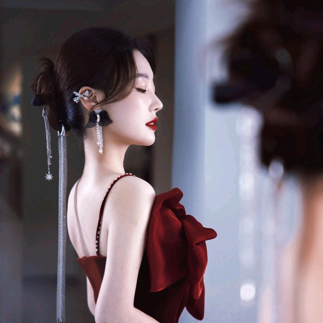 艾妮婚纱礼服馆官方号