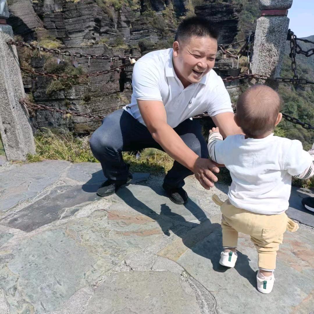 德财兼修、情系凡间