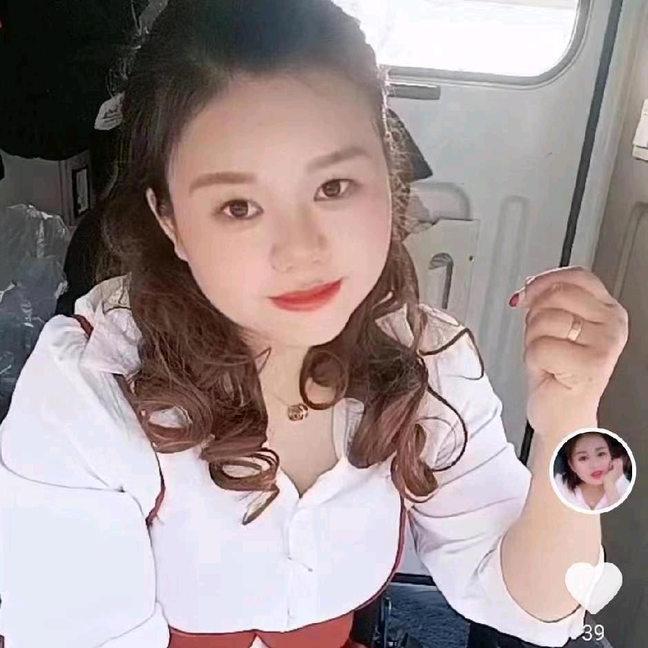 塔吊小姐姐