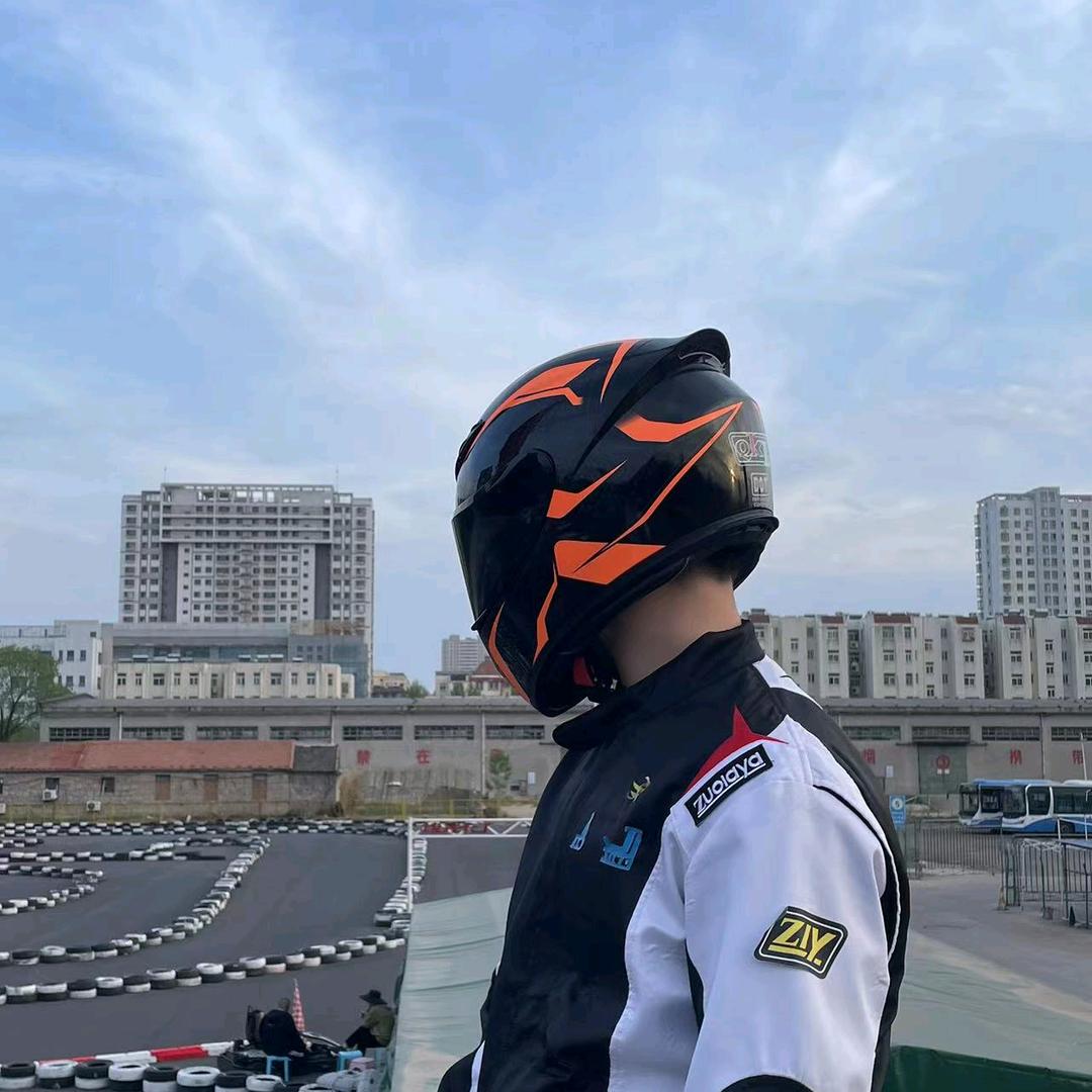 HUX_YU