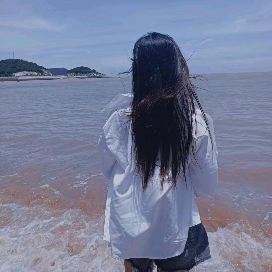 小熊陪你看月亮🌙