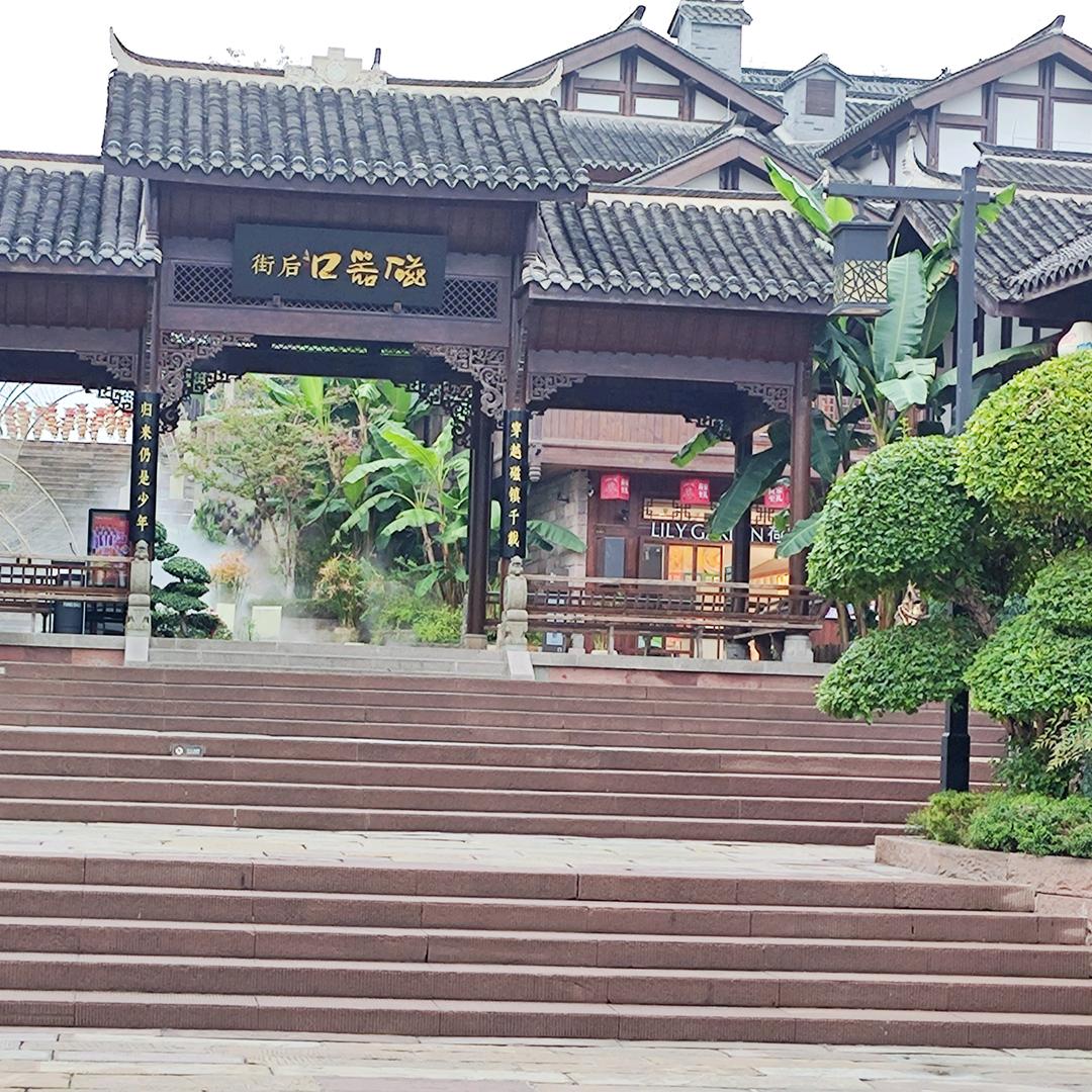 姜大盆爱钓鱼