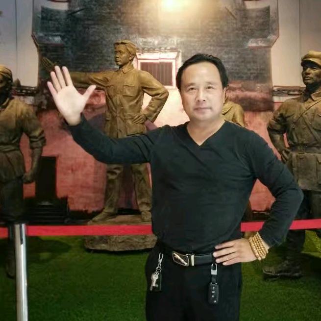 邱振龙