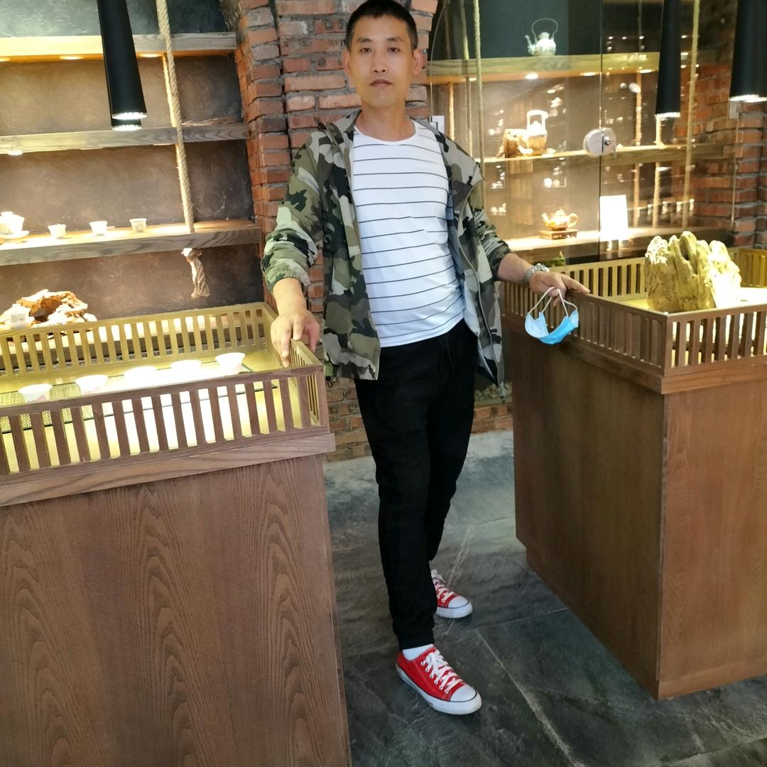神秘小哥哥