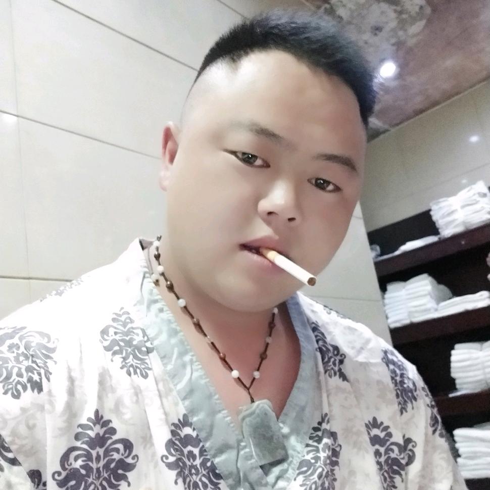 黑石兄弟火正宗昭通小肉串