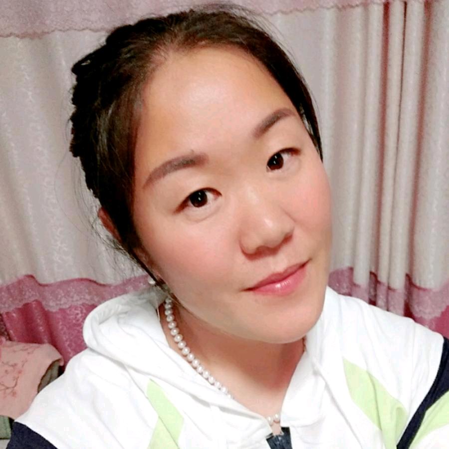 赶大集的小姐姐