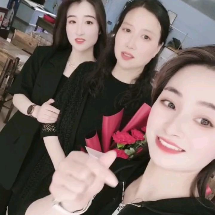 大轩小轩的奶奶