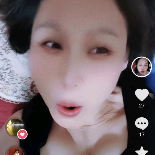 眼睛，灵魂的窗口，花美，水动，山静。