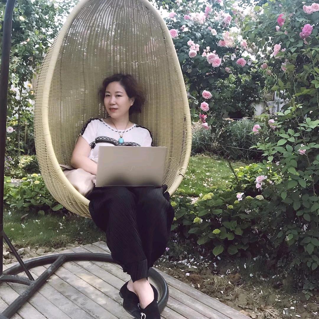 一弯清月