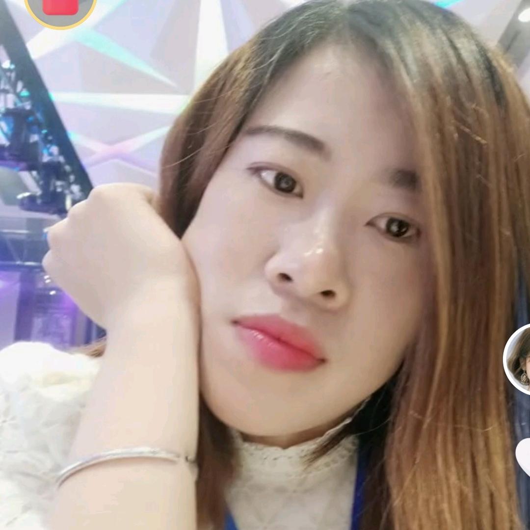 茜