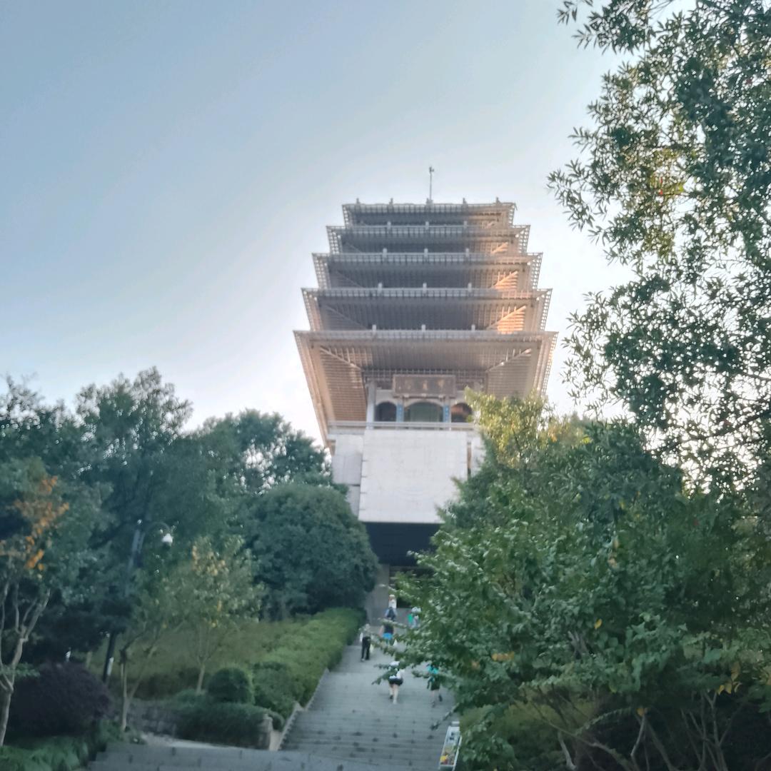 岁月经不起等待，时光留不住牵挂