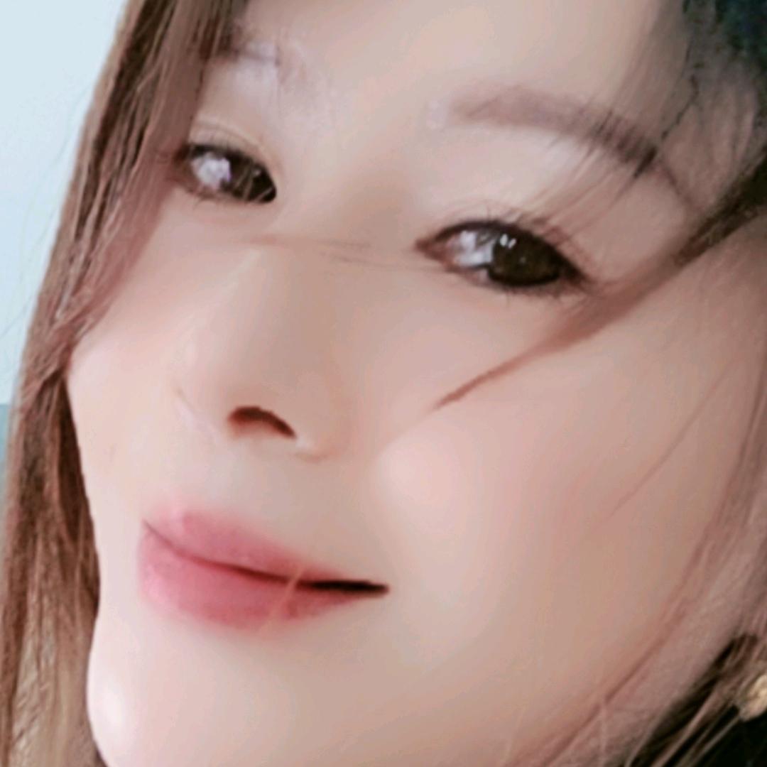 何盈瑜伽