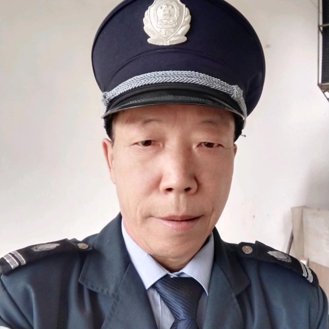 董亚君