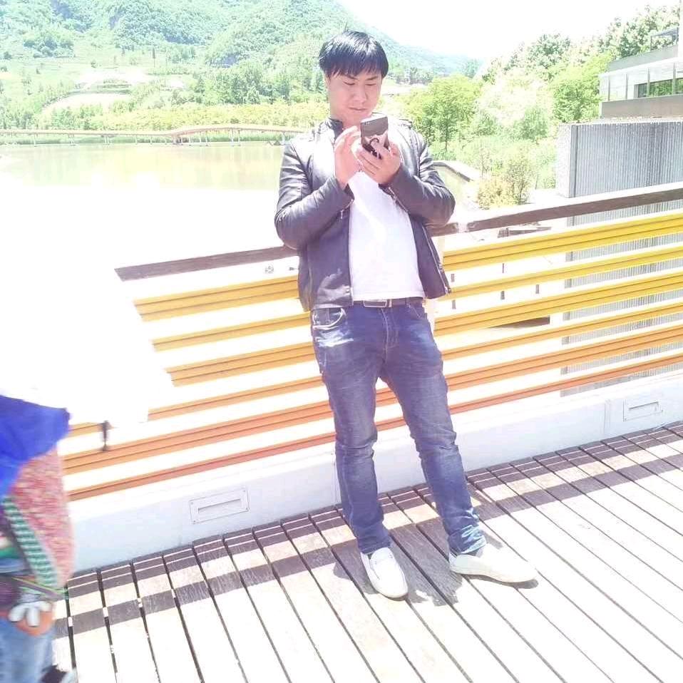 黄小军