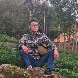 向同志甄选