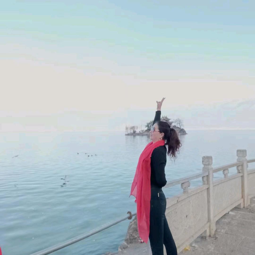 开心婆婆就是那么潇洒