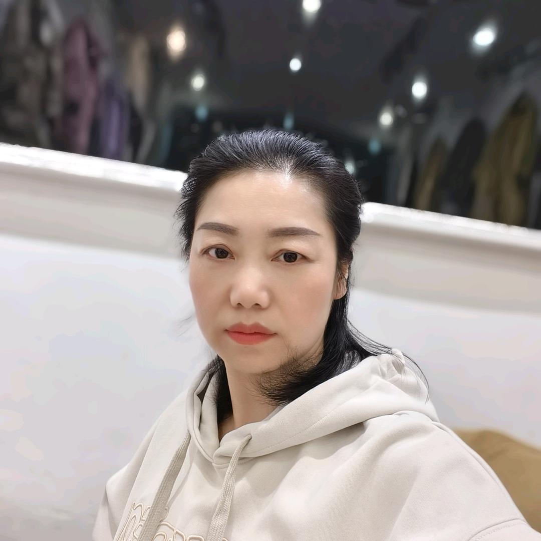 艳姐女装穿搭