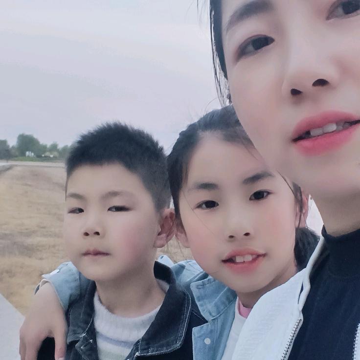 海之闫 ( ｡• 👅 •｡｀)