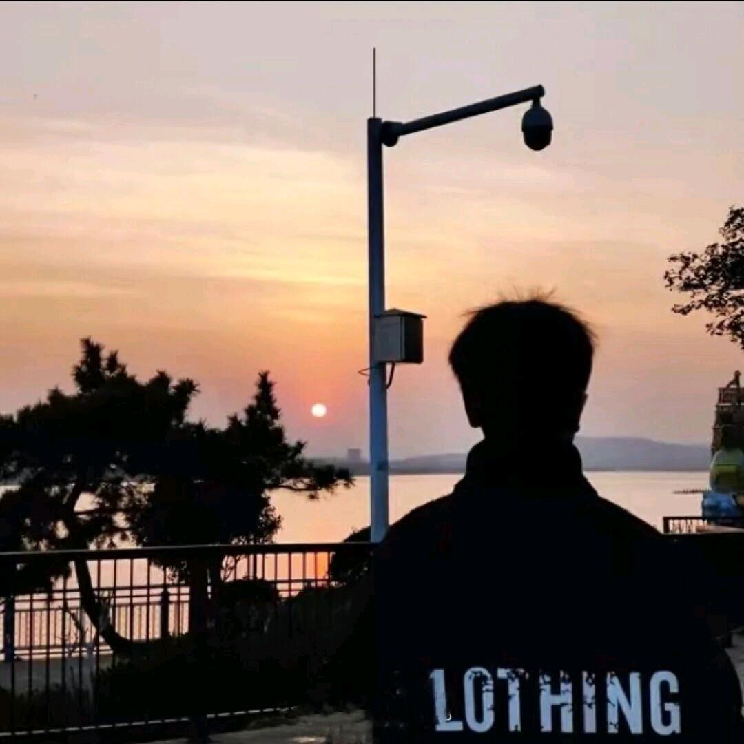 🌈晚风匿于星空