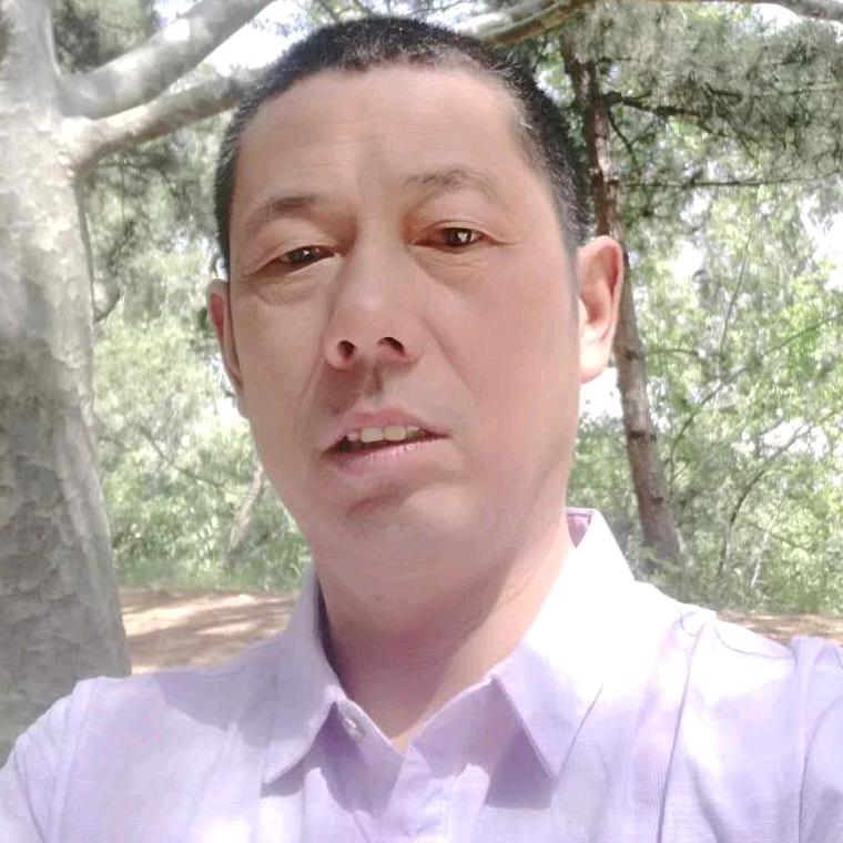 飞  翔