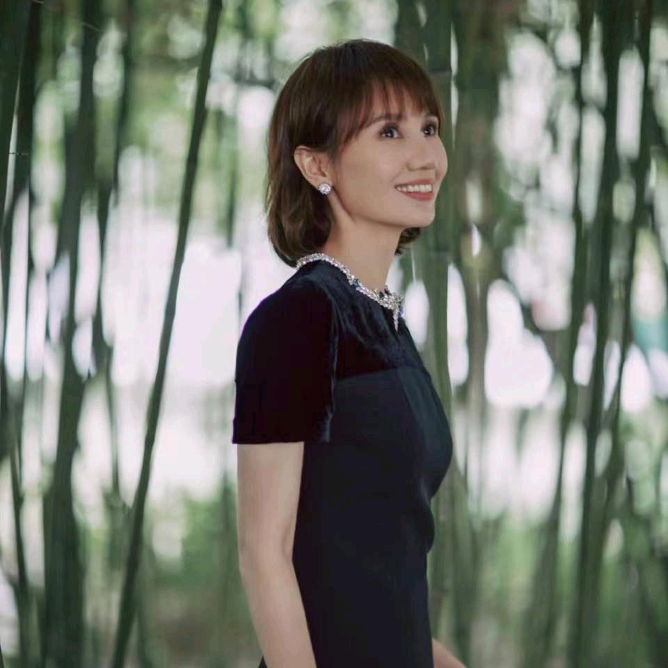 小 芳