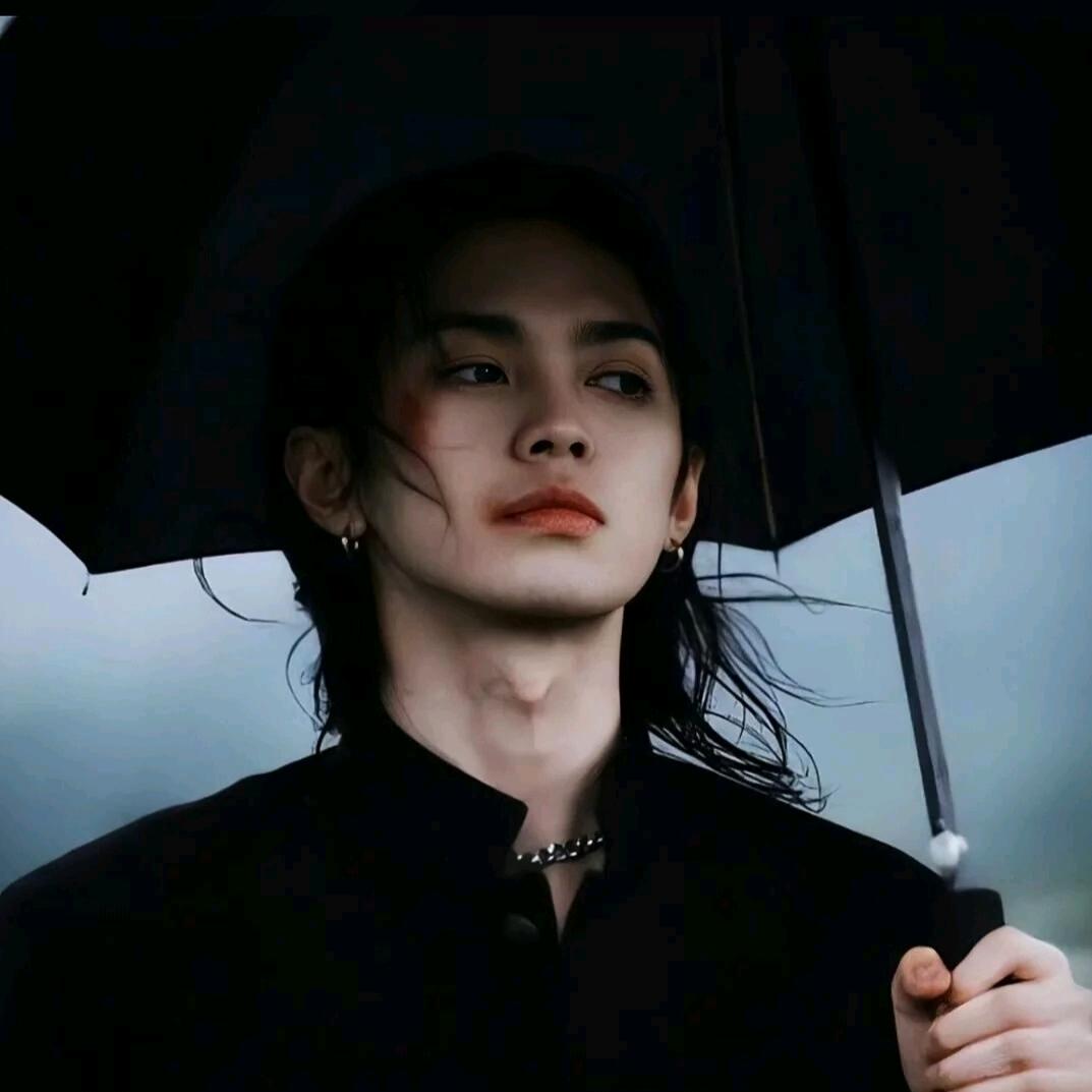 陌然   ”
