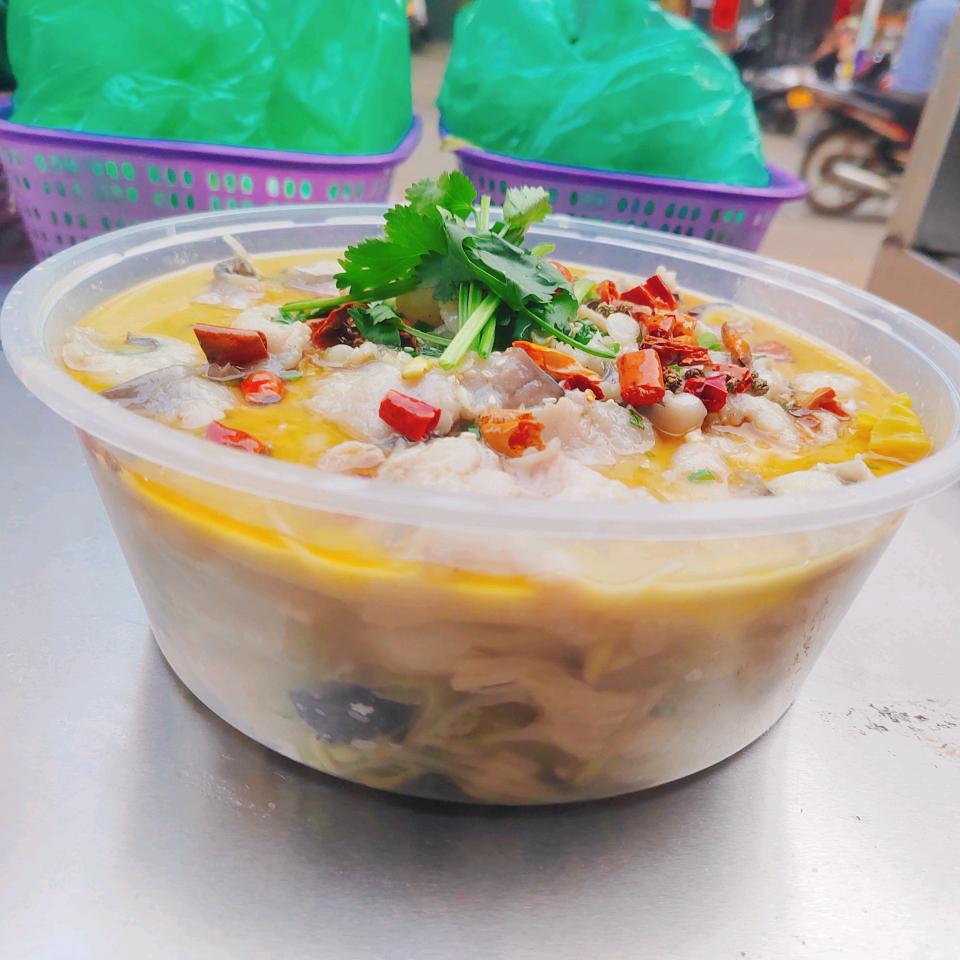 权哥经营～深夜～烤鱼～牛蛙～酸菜鱼