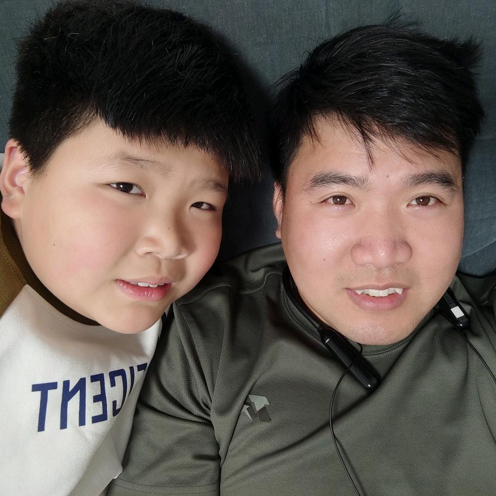 李你很近