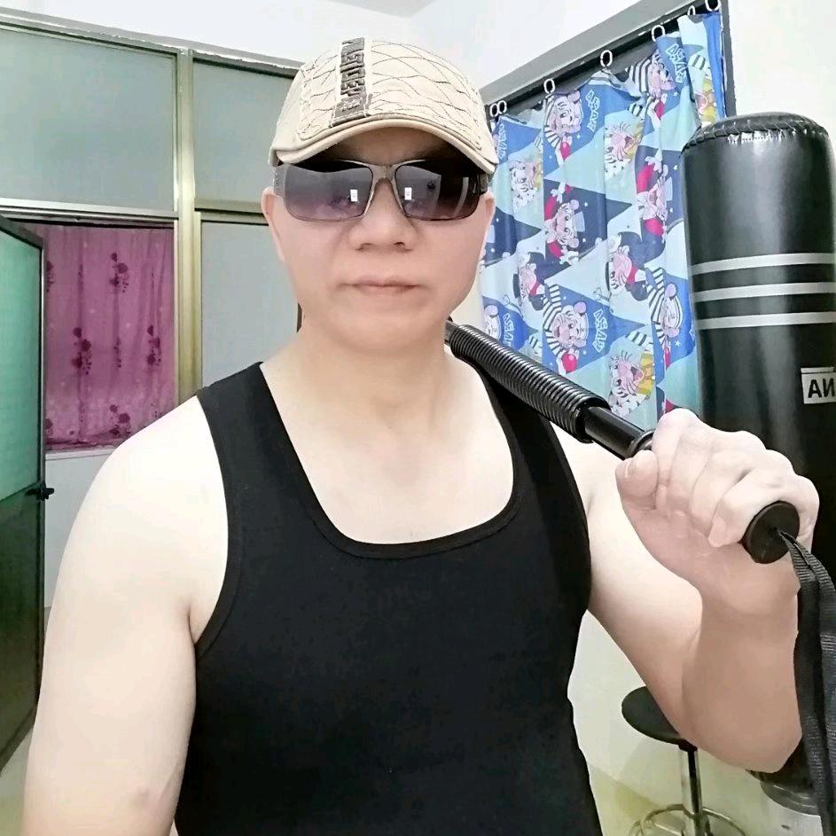 开心就好(晚上20：15分开播)