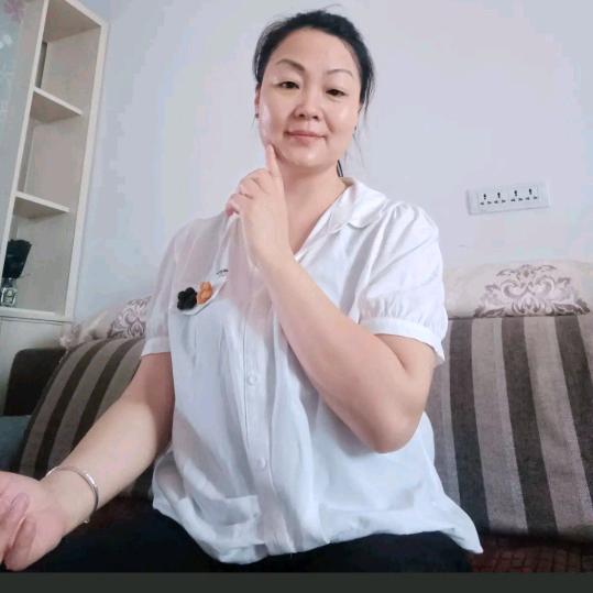 小美爱跳舞(晚9点40左右直播)